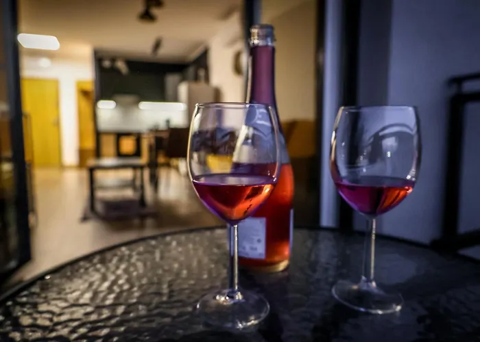 Ginger - Stare - Bezplatny Parking - Youtube Ginger We Wroclawiu